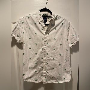 Denim and Flower Slim Fit size medium button up casual shirt with palm trees